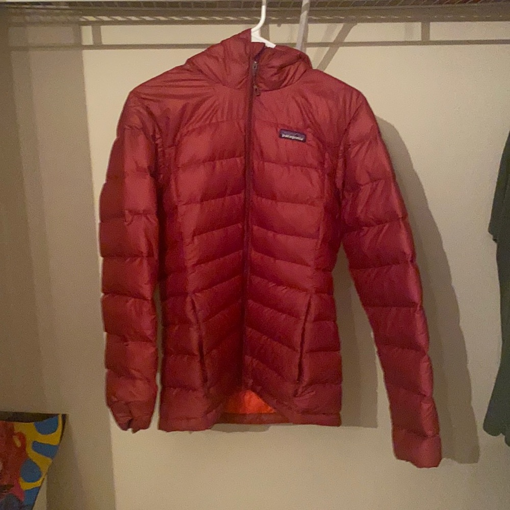 Used women’s medium Patagonia down puffer jacket
